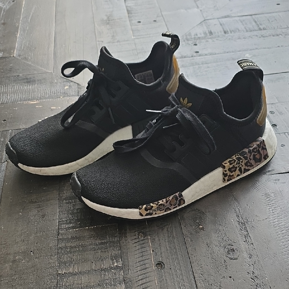 Adidas Women's NMD R1 Shoes - Core Black / Wild Brown Size 7.5